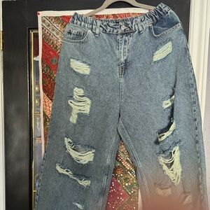 Trendy Distressed Straight Leg Jeans in Blue